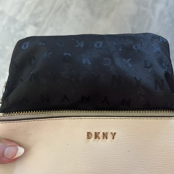 DKNY   Crossbody bag  Three zippered compartments  ivory/cream  Genuine leather - Picture 16 of 16